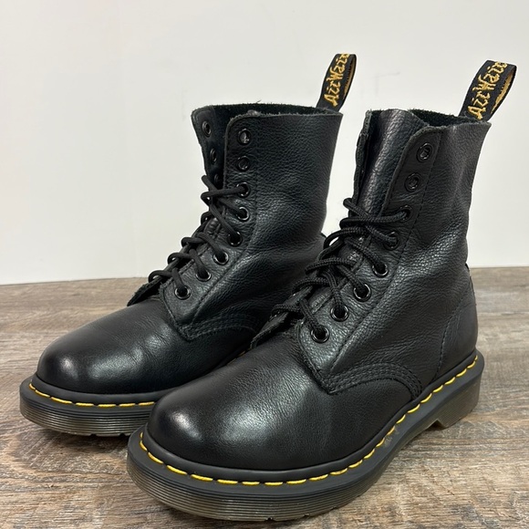 Dr. Martens Women’s PASCAL Virginia Leather Lace Up Boots Size 6 - Picture 1 of 8